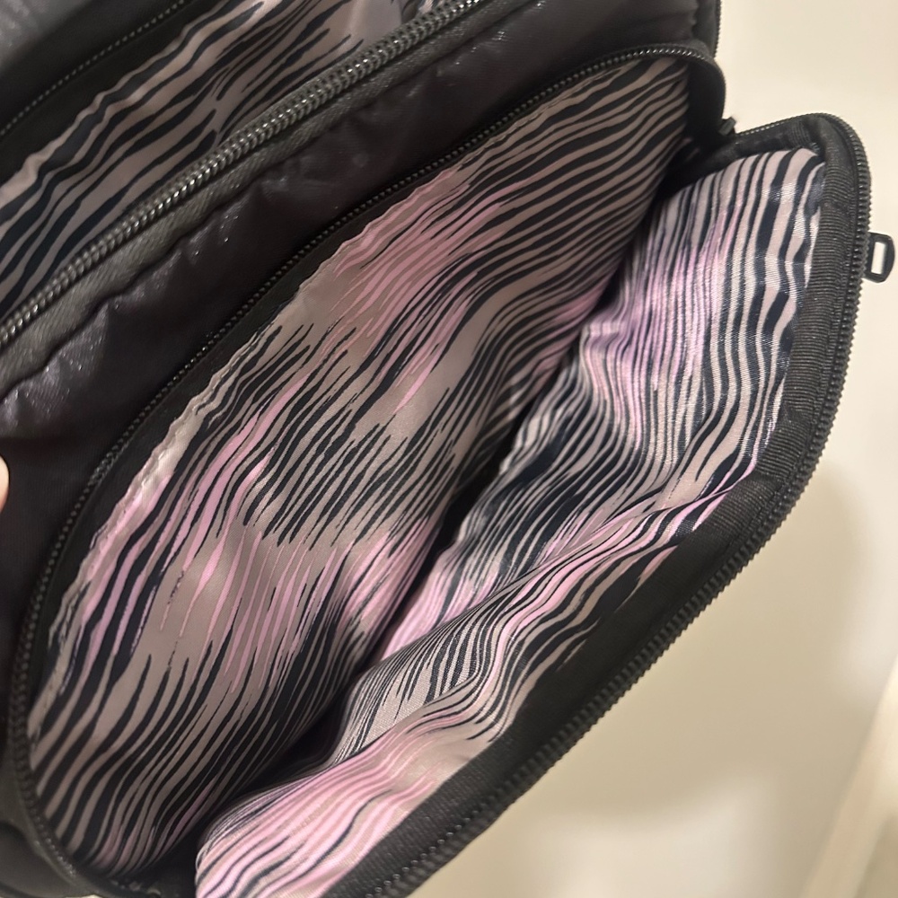 Lug Scoop Crossbody Bag Purse -  Black - Picture 2 of 11